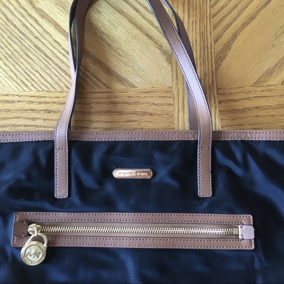 Michael Kors Tote Bag - Picture 2 of 4